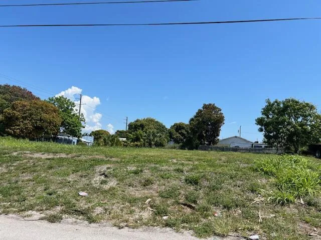 172 W 16th Street, Riviera Beach, FL 33404