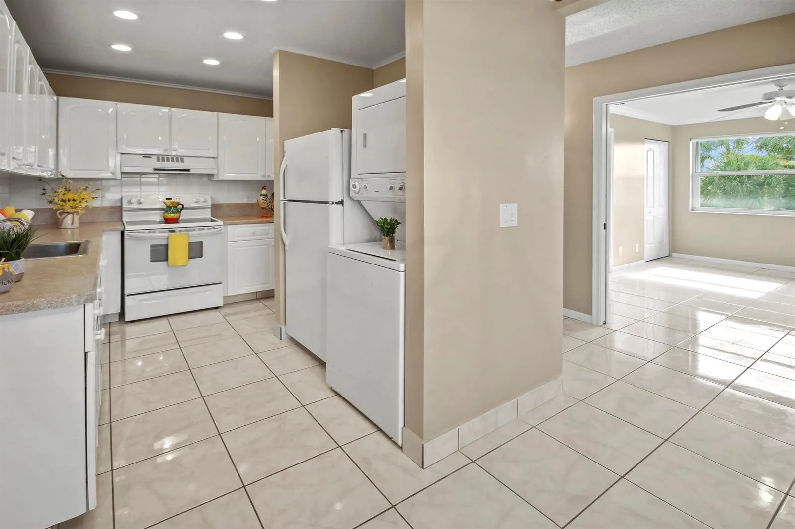 1421 NW 20th Avenue # 204, Delray Beach, FL 33445 photo 2
