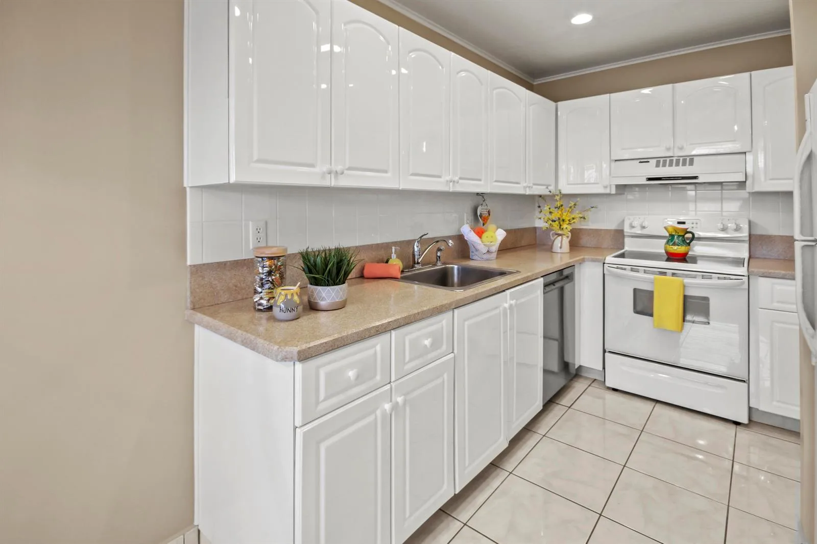 1421 NW 20th Avenue # 204, Delray Beach, FL 33445 photo 3