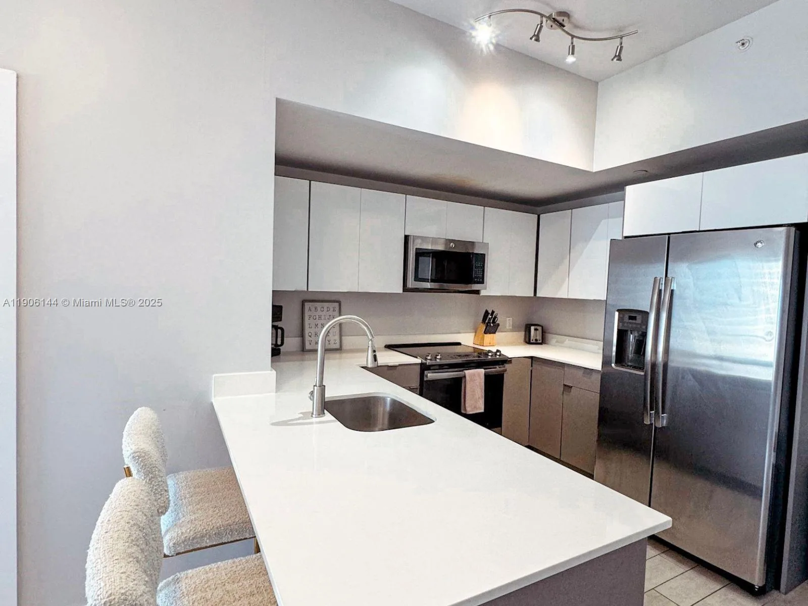 321 NE 26th # 810, Miami, FL 33137 photo 3