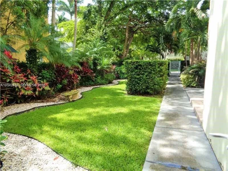 5839 SW 74th Ter # 203, South Miami, FL 33143 photo 2