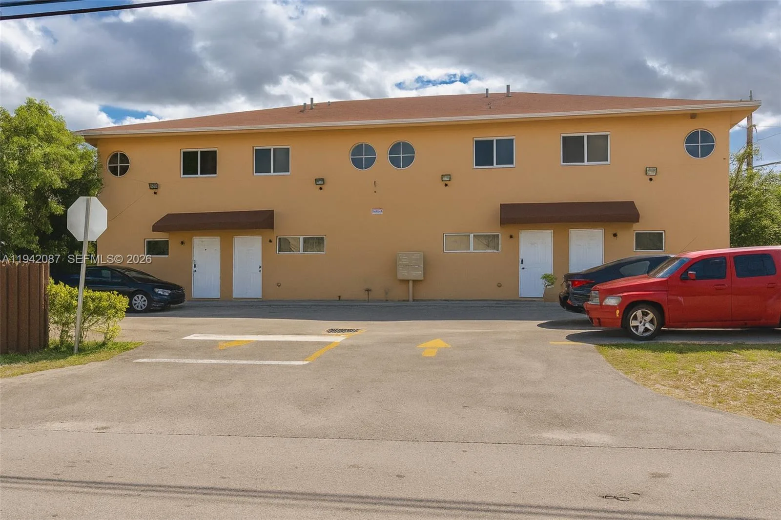 16585 NE 3 AVE, Miami, FL 33162 photo 2