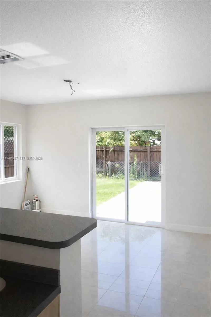 16585 NE 3 AVE, Miami, FL 33162 photo 4