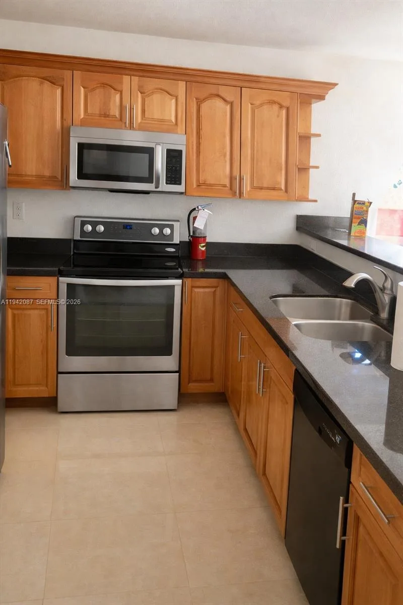 16585 NE 3 AVE, Miami, FL 33162 photo 6