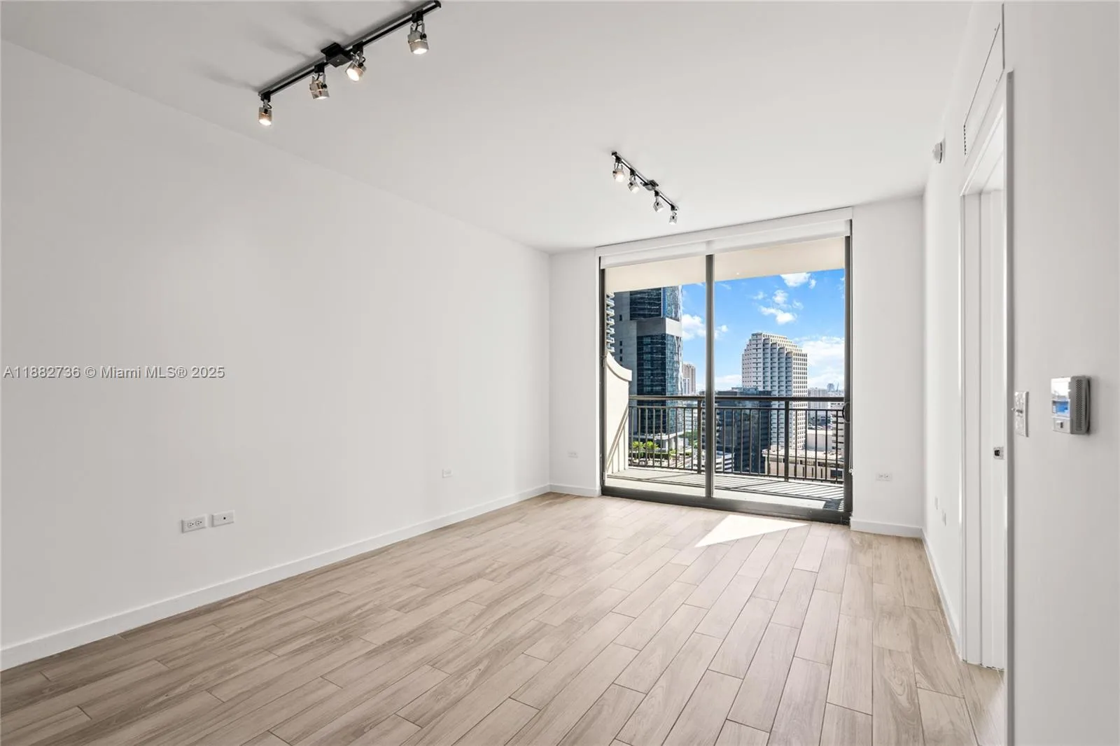 999 SW 1st Ave # 2208, Miami, FL 33130 photo 10