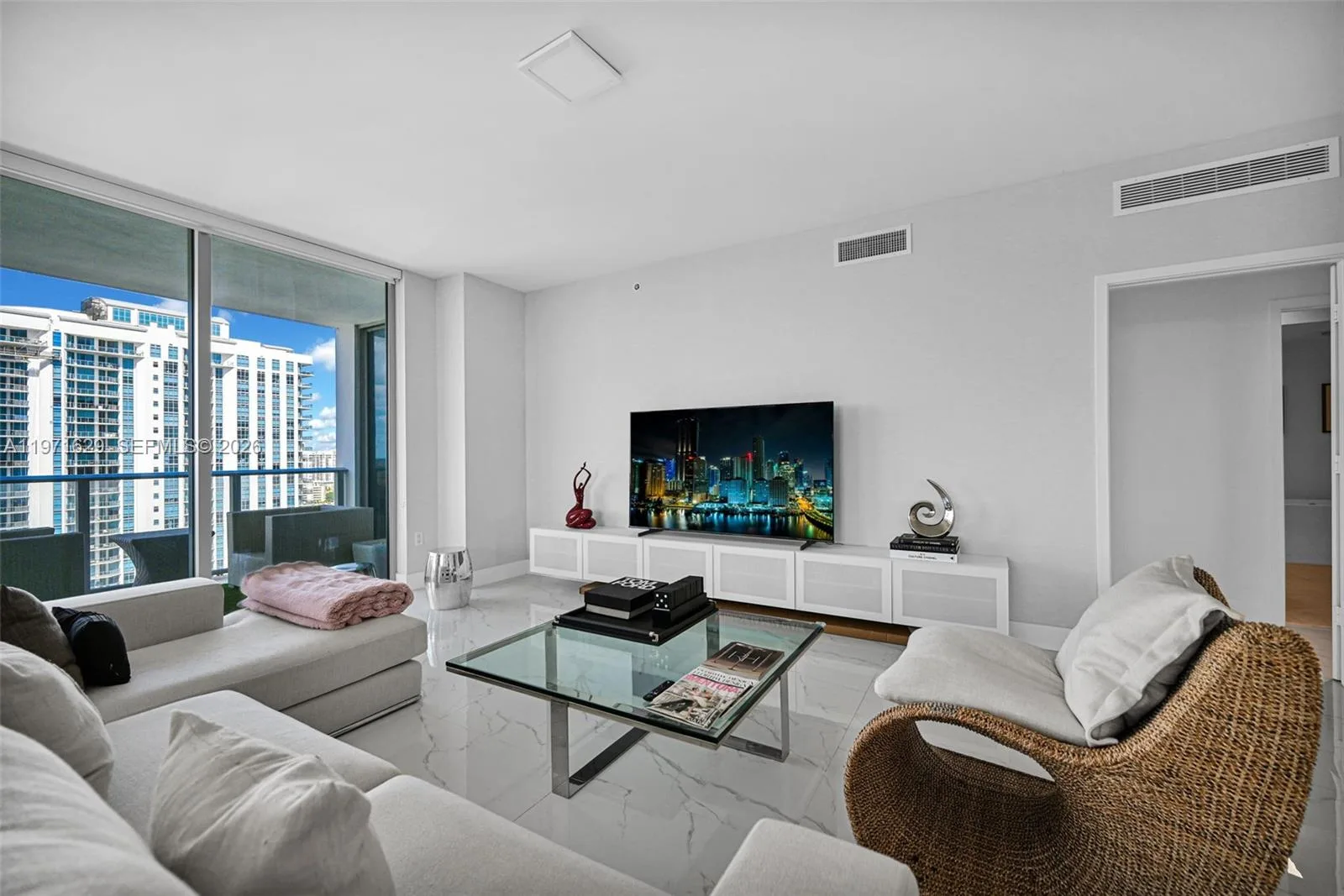 17111 Biscayne Blvd # 1701, North Miami Beach, FL 33160 photo 9