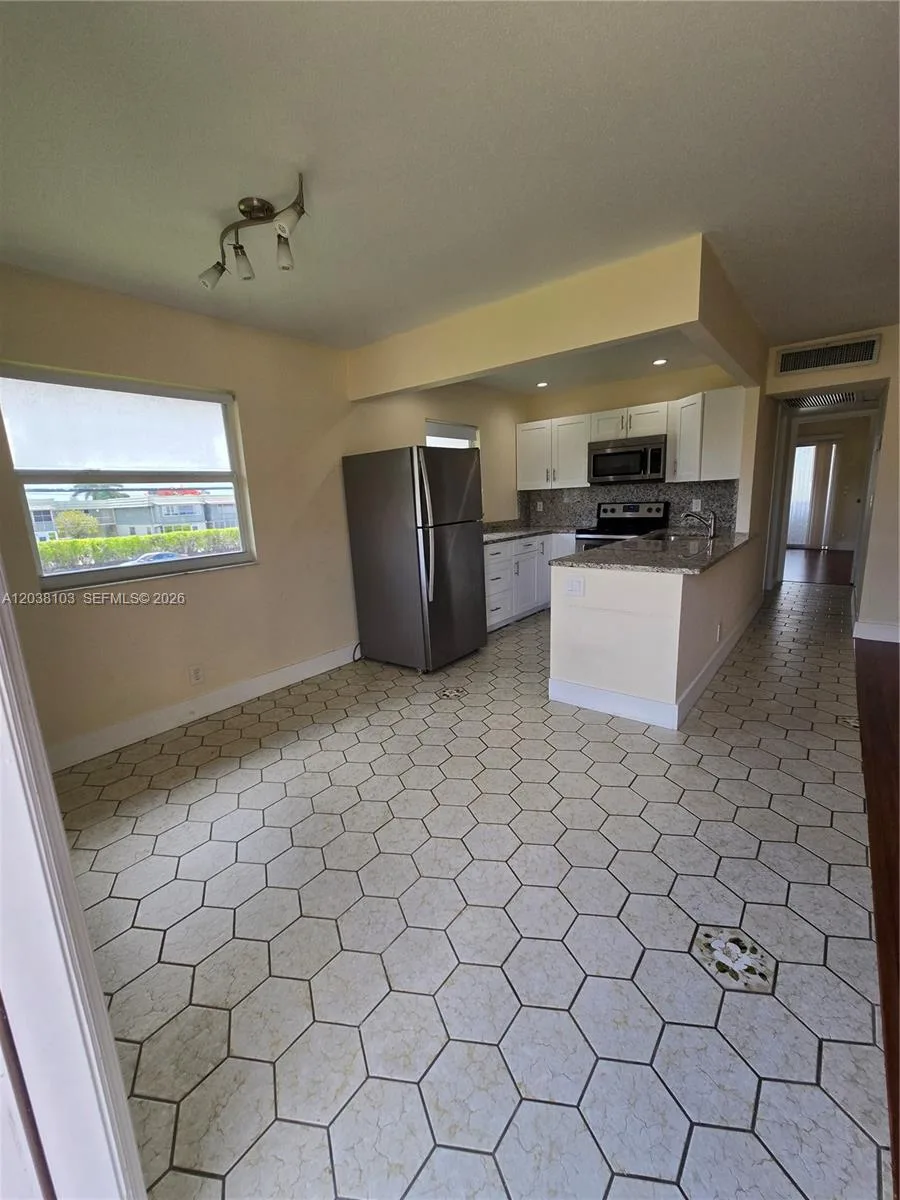 121 Saxony C # 121, Delray Beach, FL 33446 photo 5