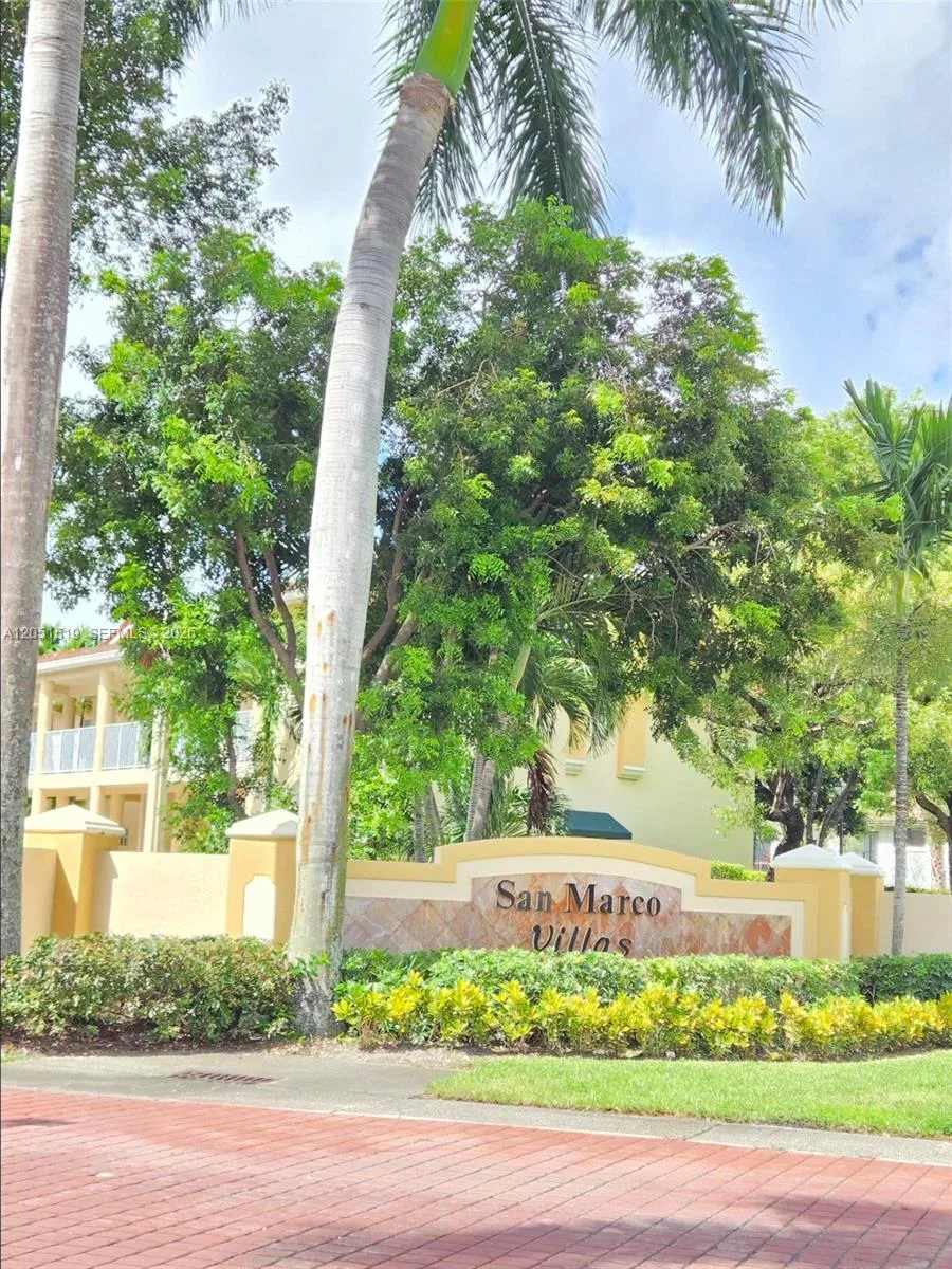 6900 NW 179 ST # 106-1, Hialeah, FL 33015