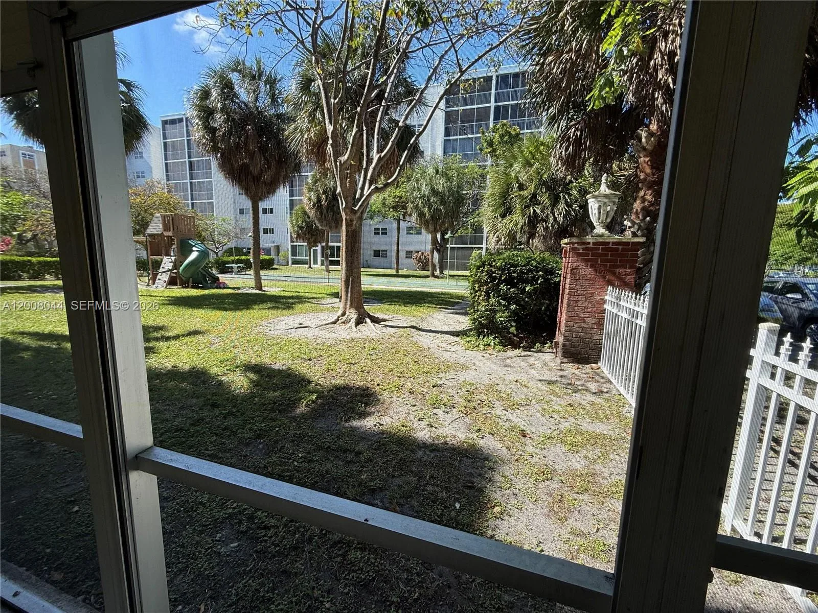 609 NE 14th Ave # 108, Hallandale Beach, FL 33009