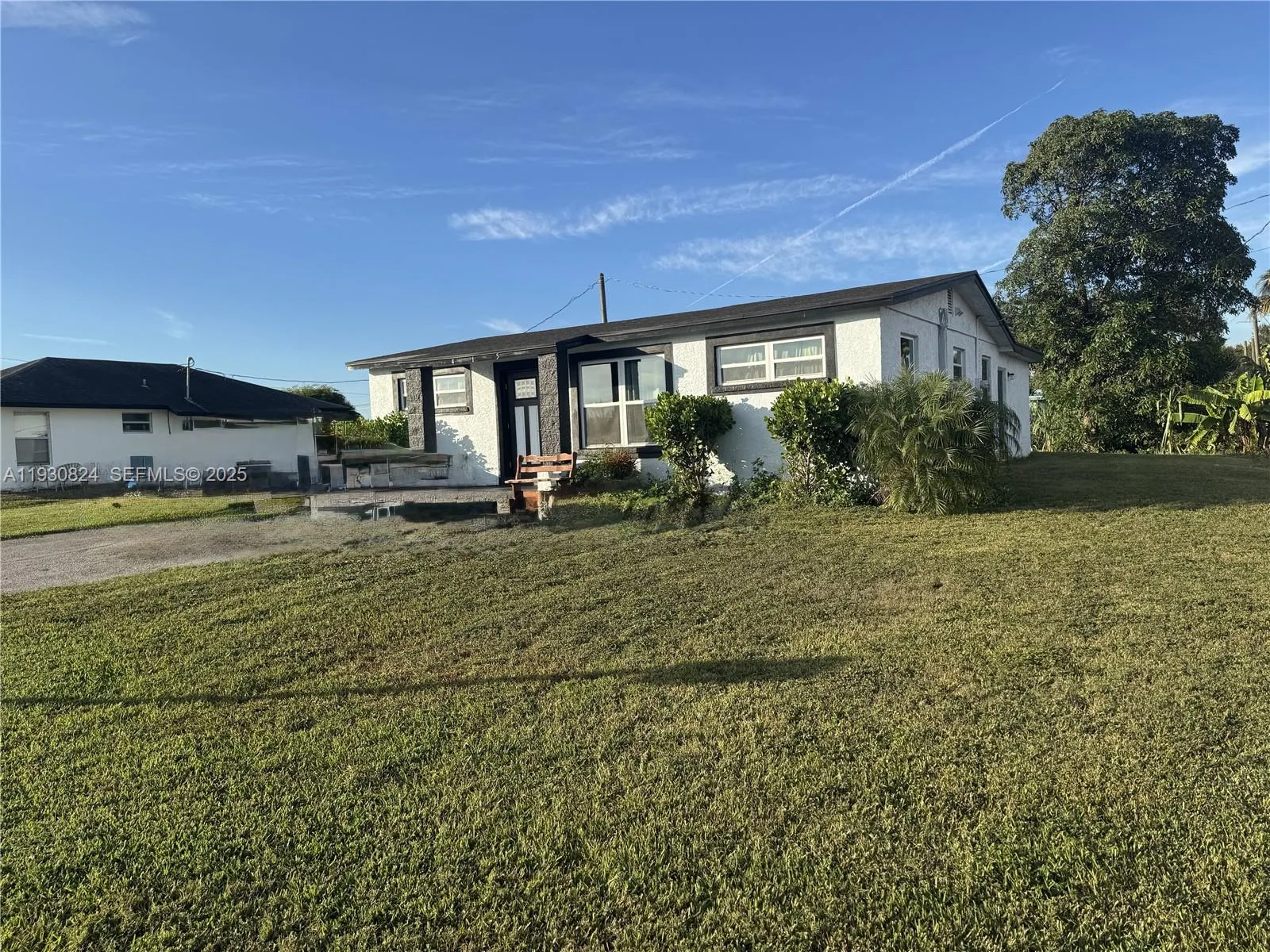415 SE 4th St, South Bay, FL 33493 photo 3