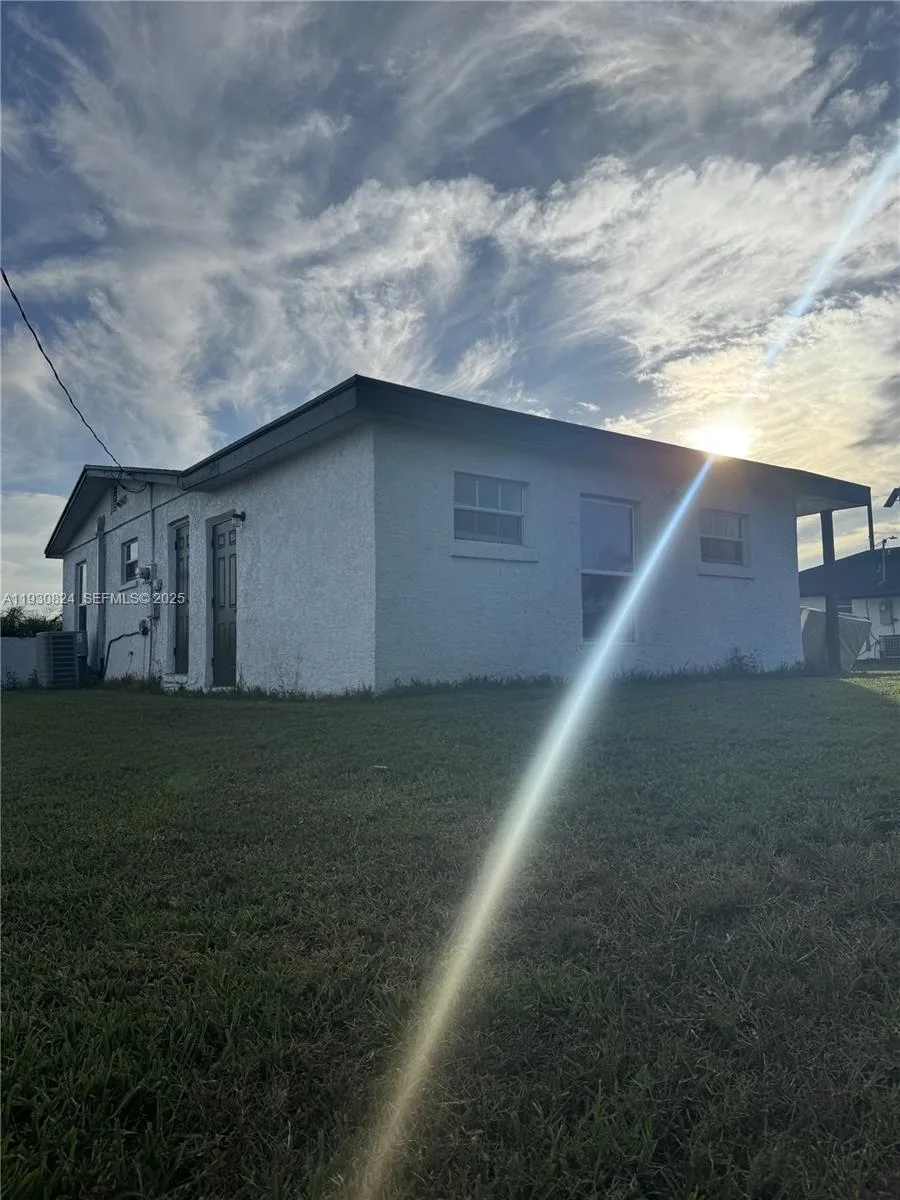 415 SE 4th St, South Bay, FL 33493 photo 7