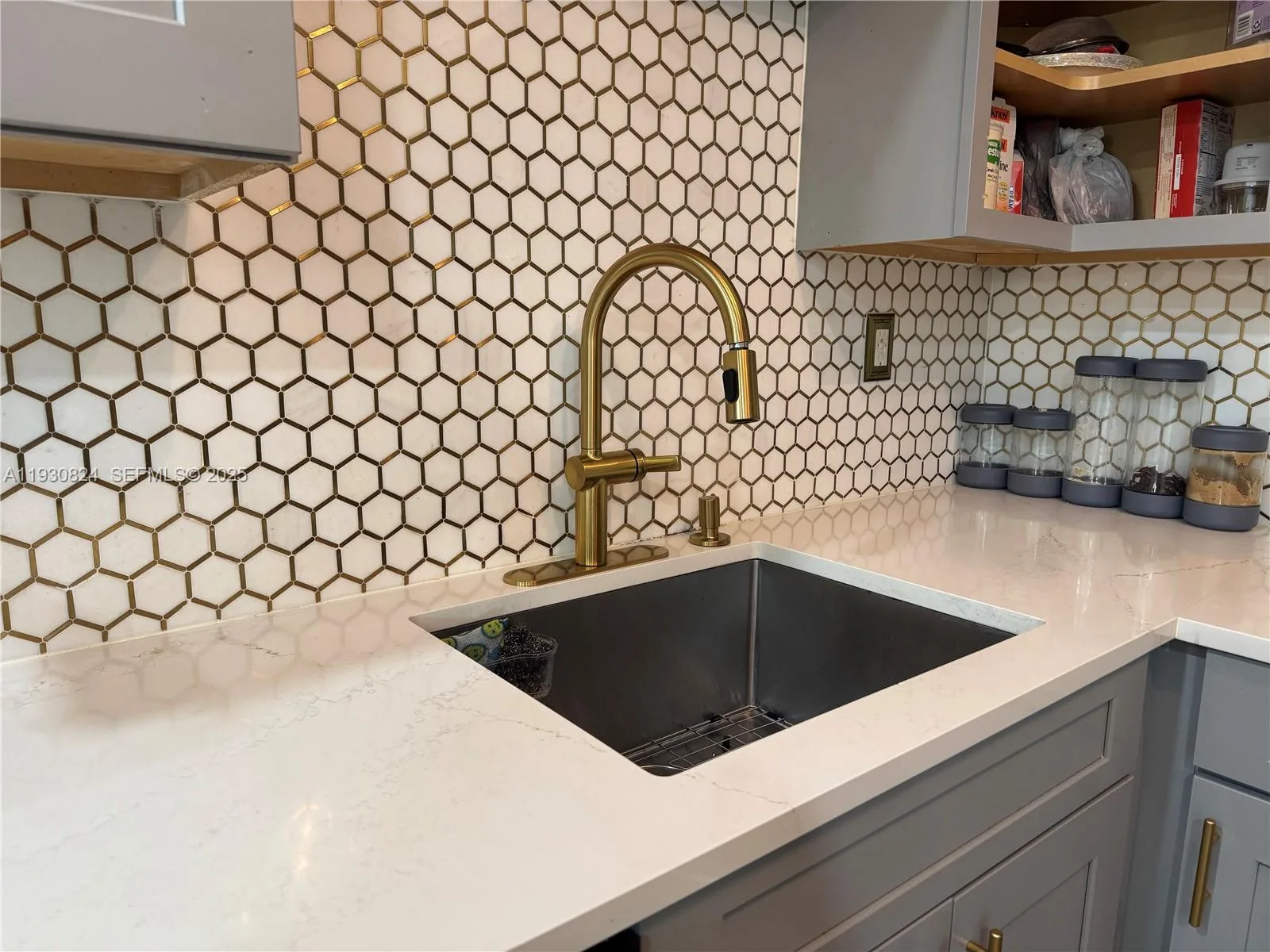 415 SE 4th St, South Bay, FL 33493 photo 9