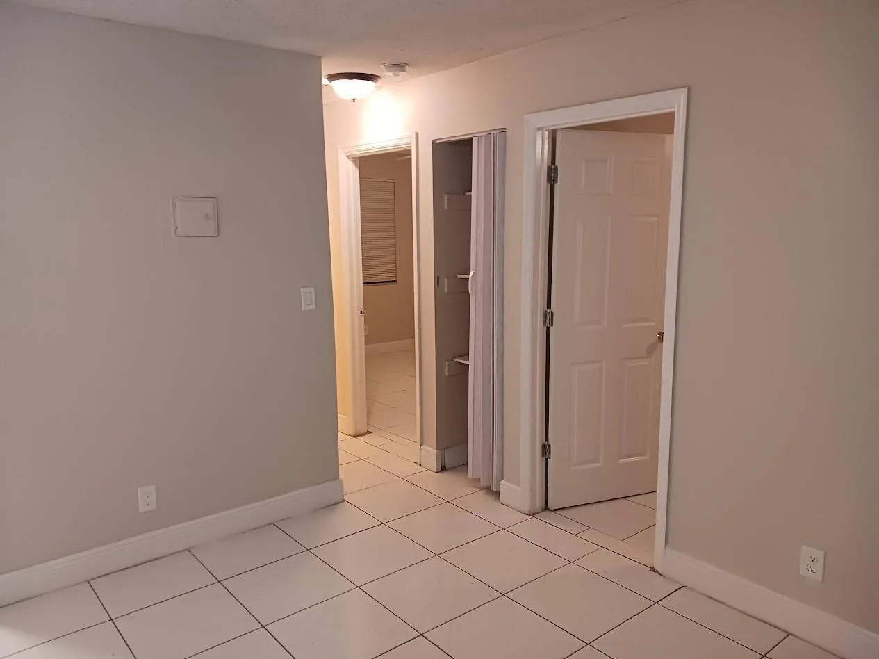 708 NW 6th Street, Hallandale Beach, FL 33009 photo 6
