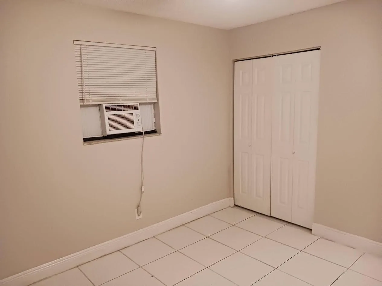 708 NW 6th Street, Hallandale Beach, FL 33009 photo 8