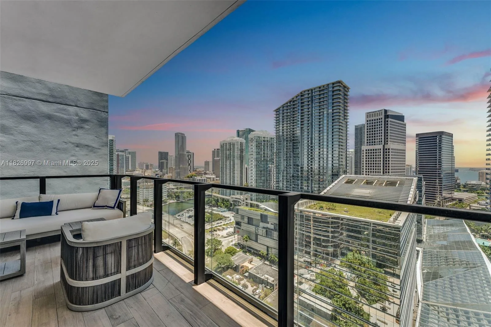88 SW 7th St # 2107, Miami, FL 33130 photo 4