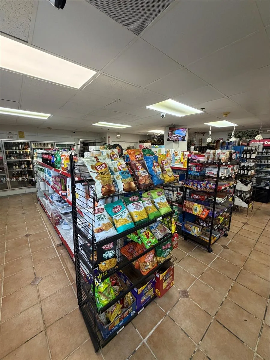 540 BRICKELL KEY DR # 617, Miami, FL 33131 photo 7