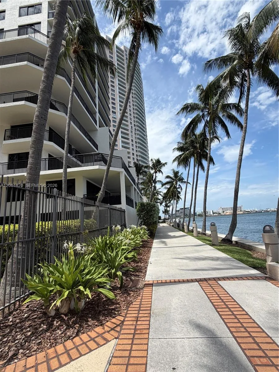 540 BRICKELL KEY DR # 617, Miami, FL 33131 photo 8