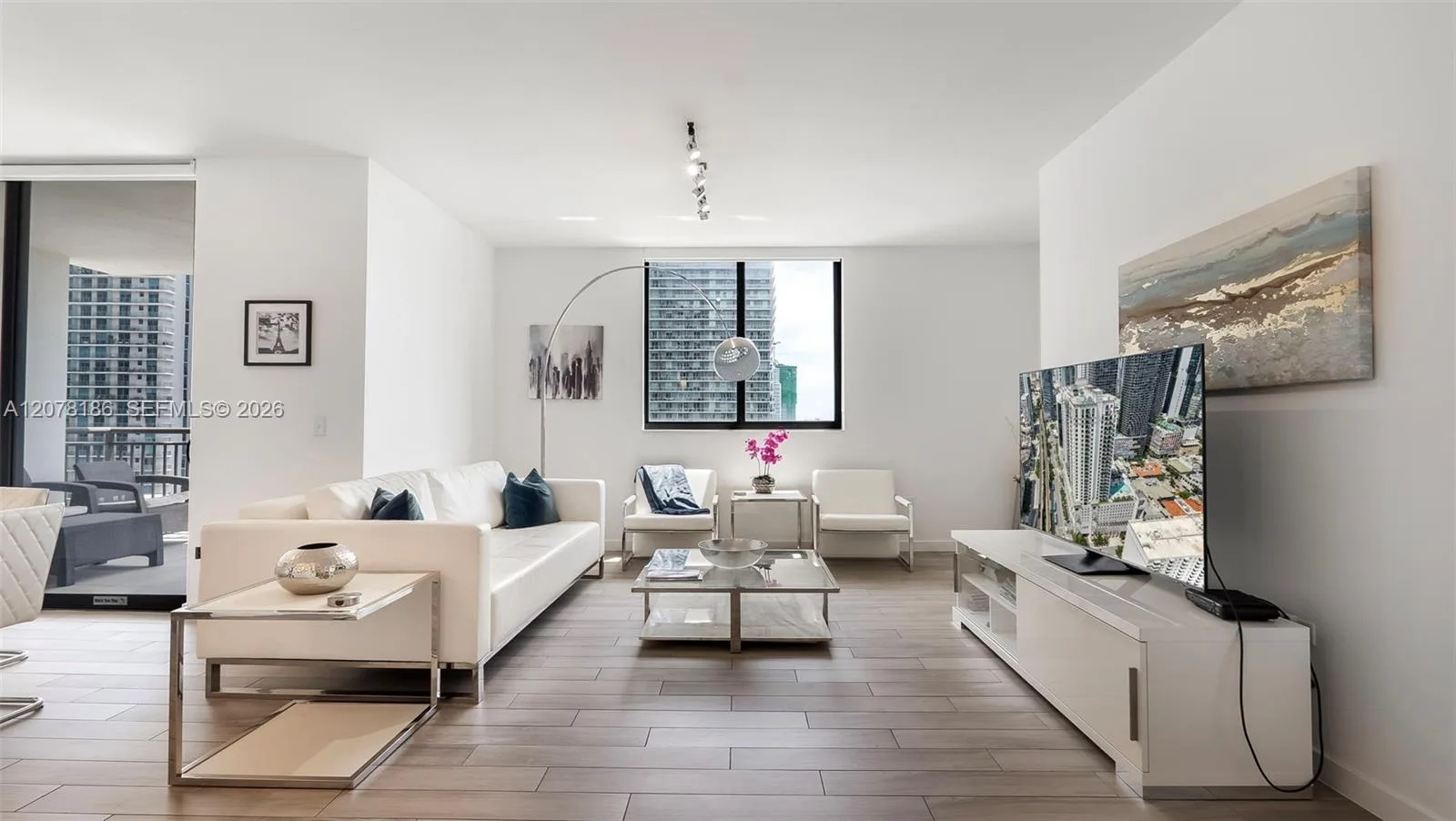 999 SW 1st Ave # 2004, Miami, FL 33130