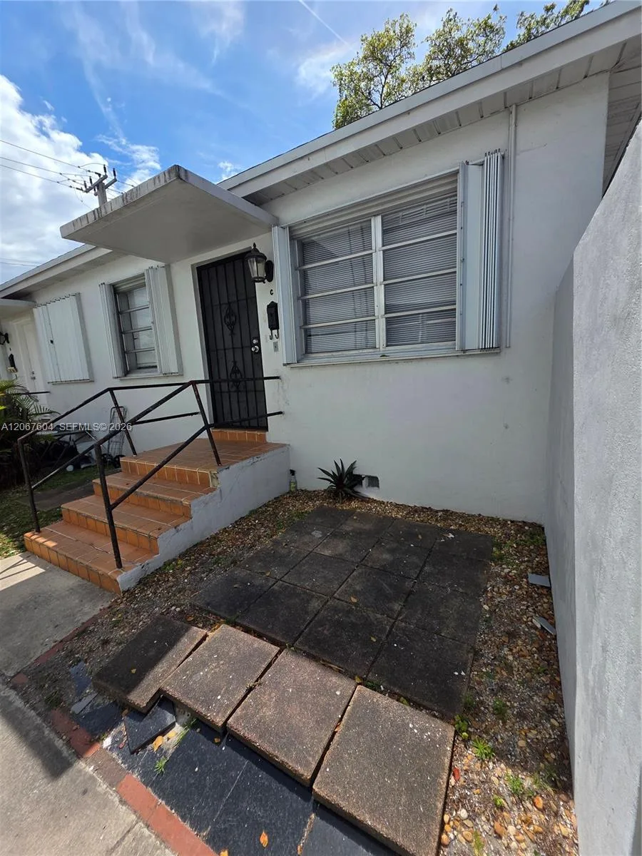 85 Esplanade Dr # C, Miami Springs, FL 33166 photo 2