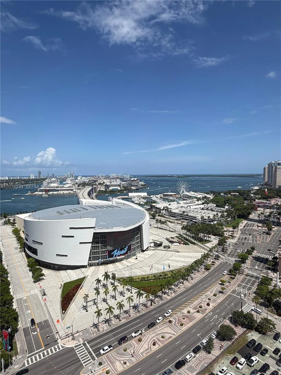 888 Biscayne Blvd # 2702, Miami, FL 33132