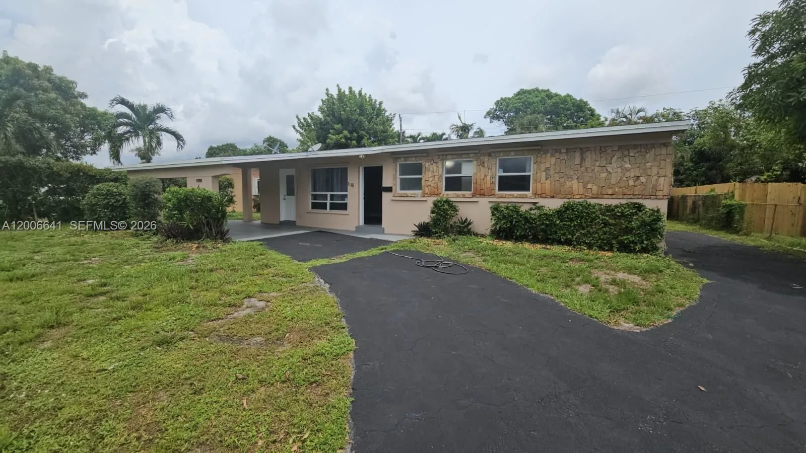 1118 NW 43rd Ter, Lauderhill, FL 33313
