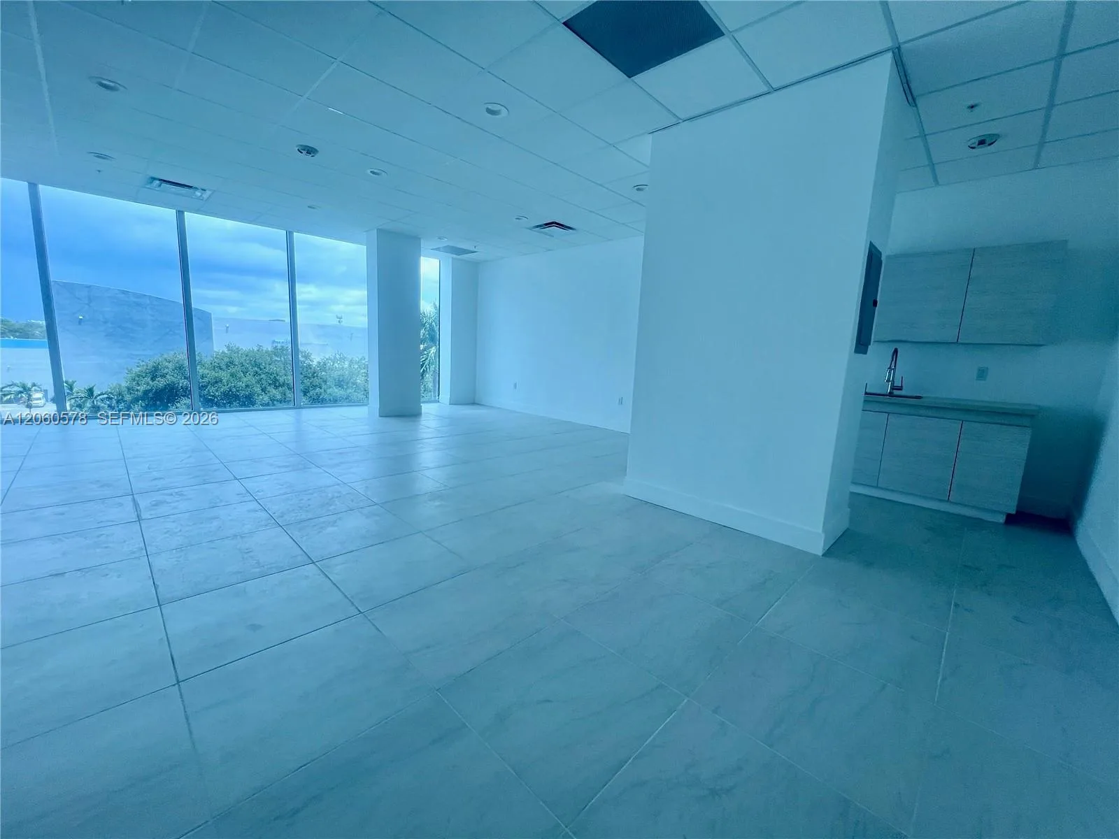 10450 NW 33rd St # 302, Doral, FL 33172 photo 4