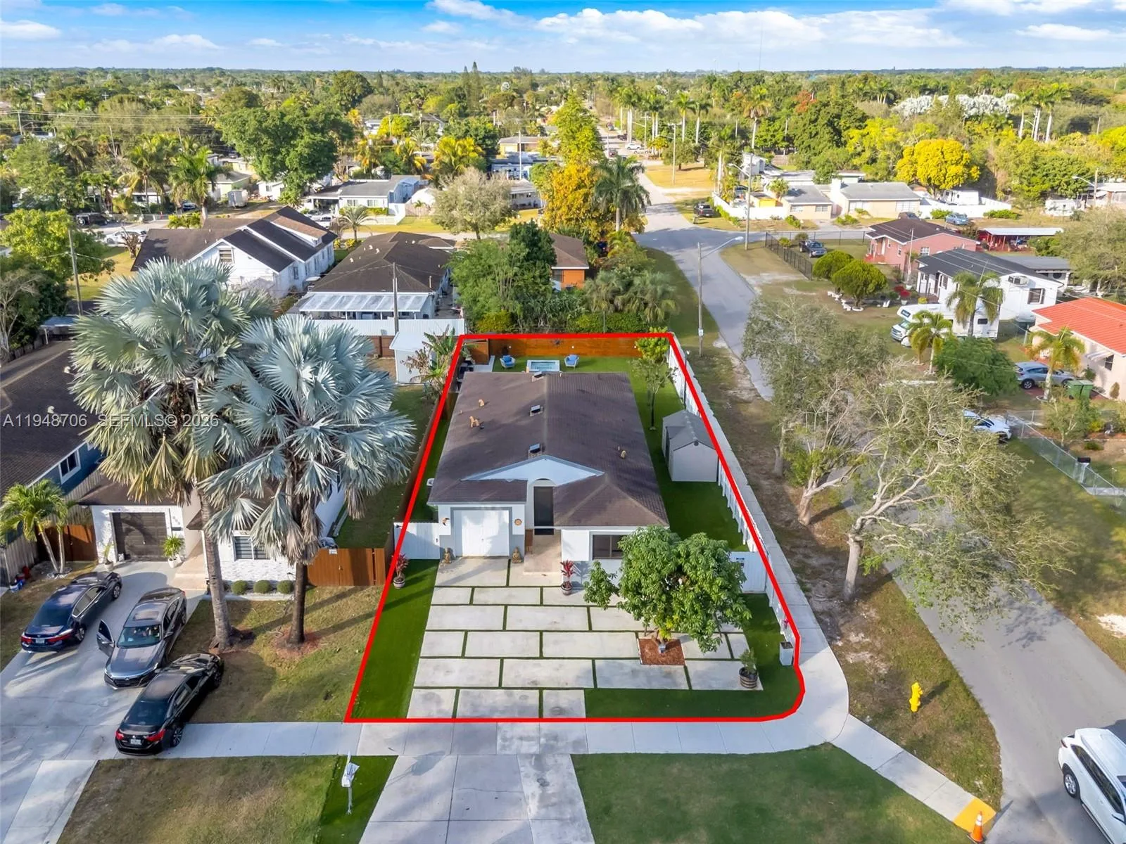 407 NW 9th Ct, Homestead, FL 33030 photo 2