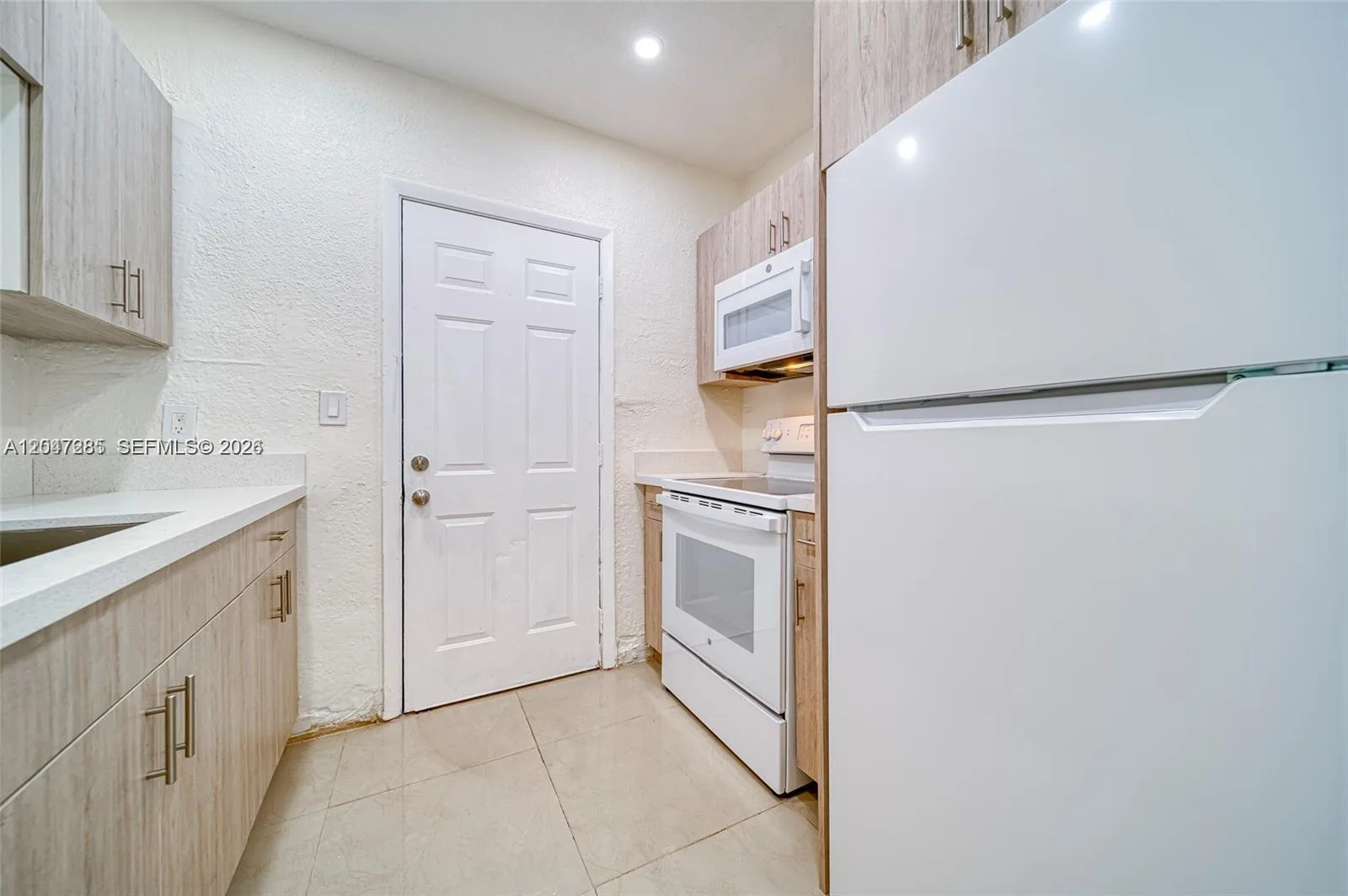 1747 NW 40th St # 1747, Miami, FL 33142 photo 4