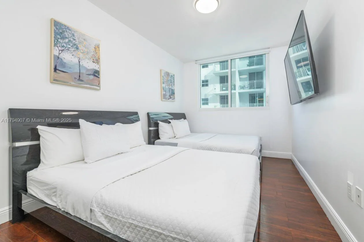 170 SE 14th St # 1905, Miami, FL 33131 photo 5