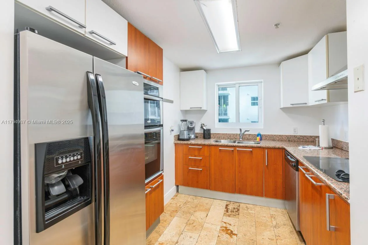 170 SE 14th St # 1905, Miami, FL 33131 photo 9