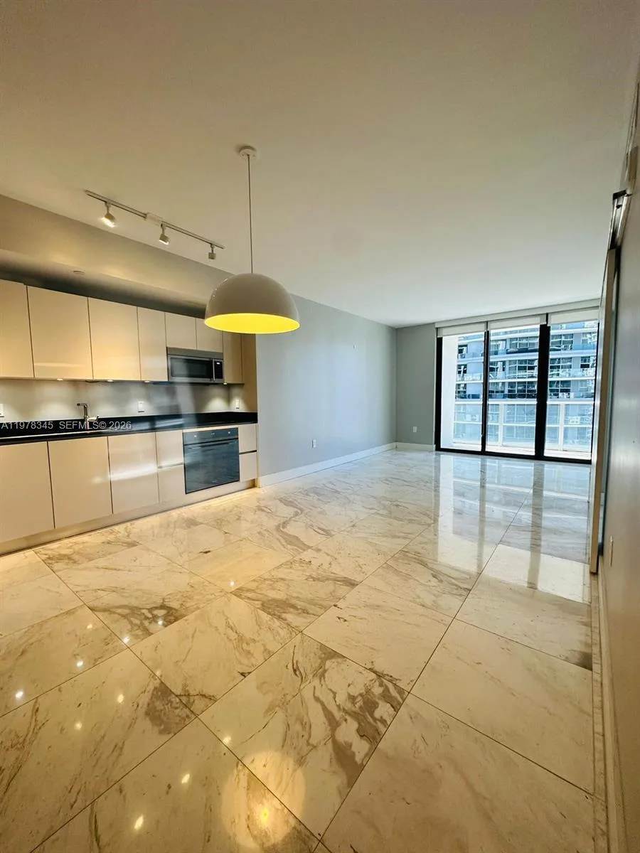 1010 Brickell Ave # 4208, Miami, FL 33131 photo 2