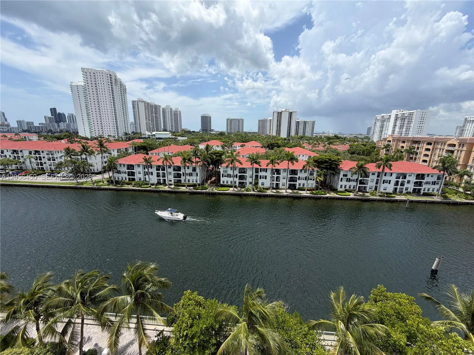 3000 NE 188th St # 707, Aventura, FL 33180 photo 2