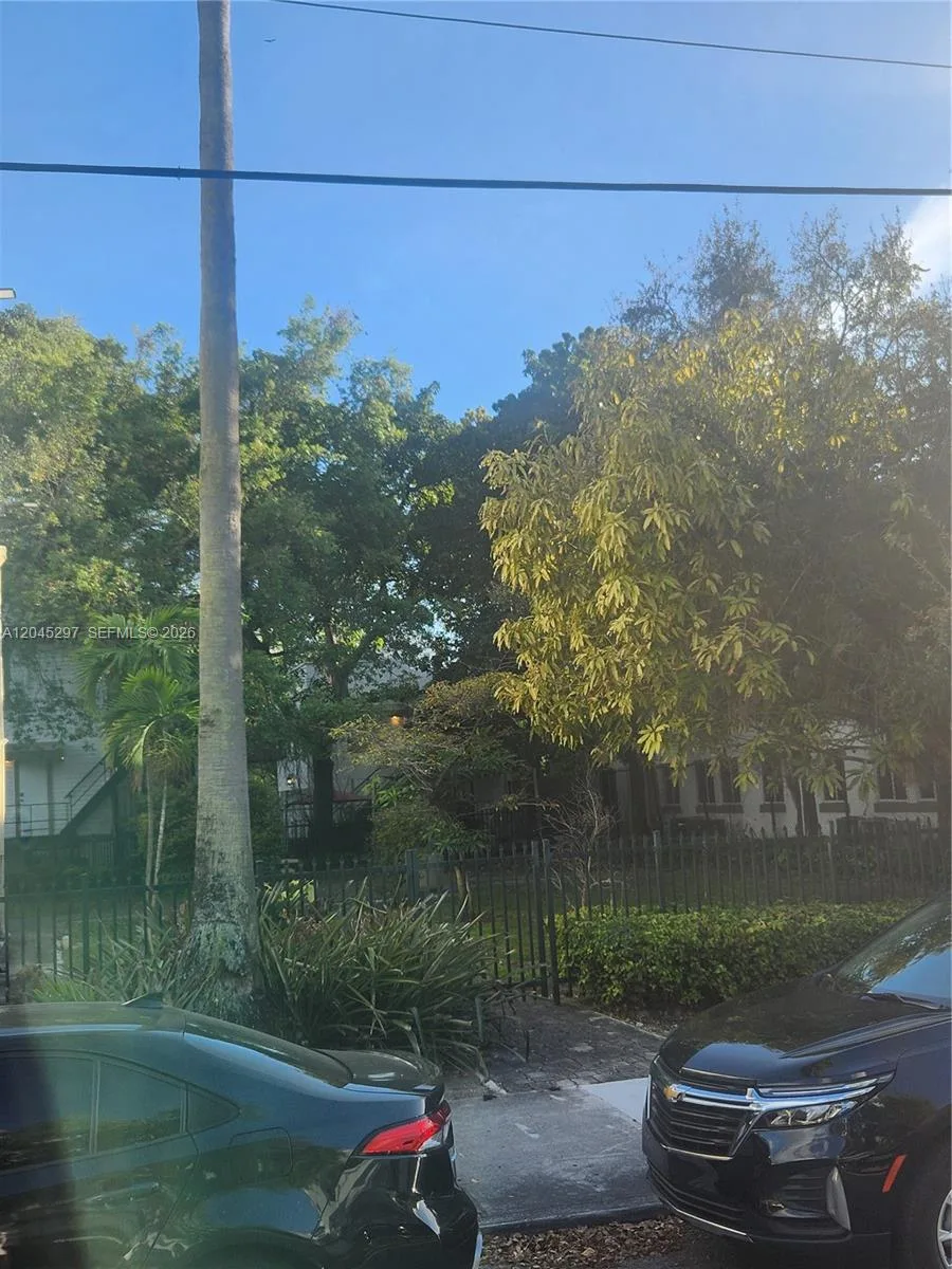 412 NW 4th St, Miami, FL 33130 photo 3