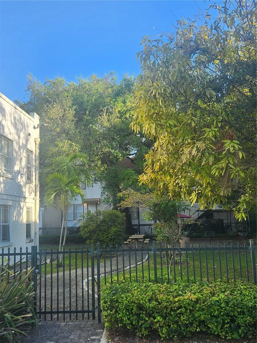 412 NW 4th St, Miami, FL 33130 photo 5