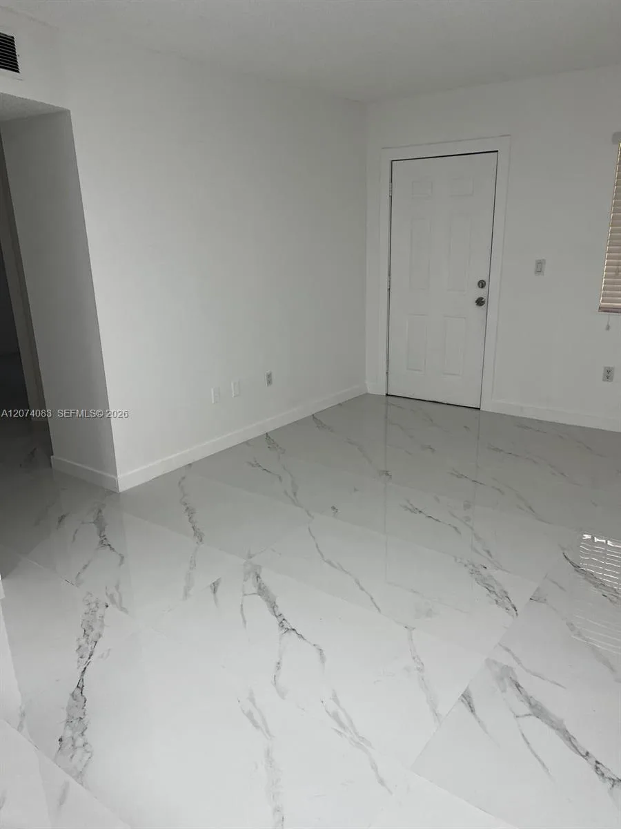 5560 W 21st Ct # 108, Hialeah, FL 33016