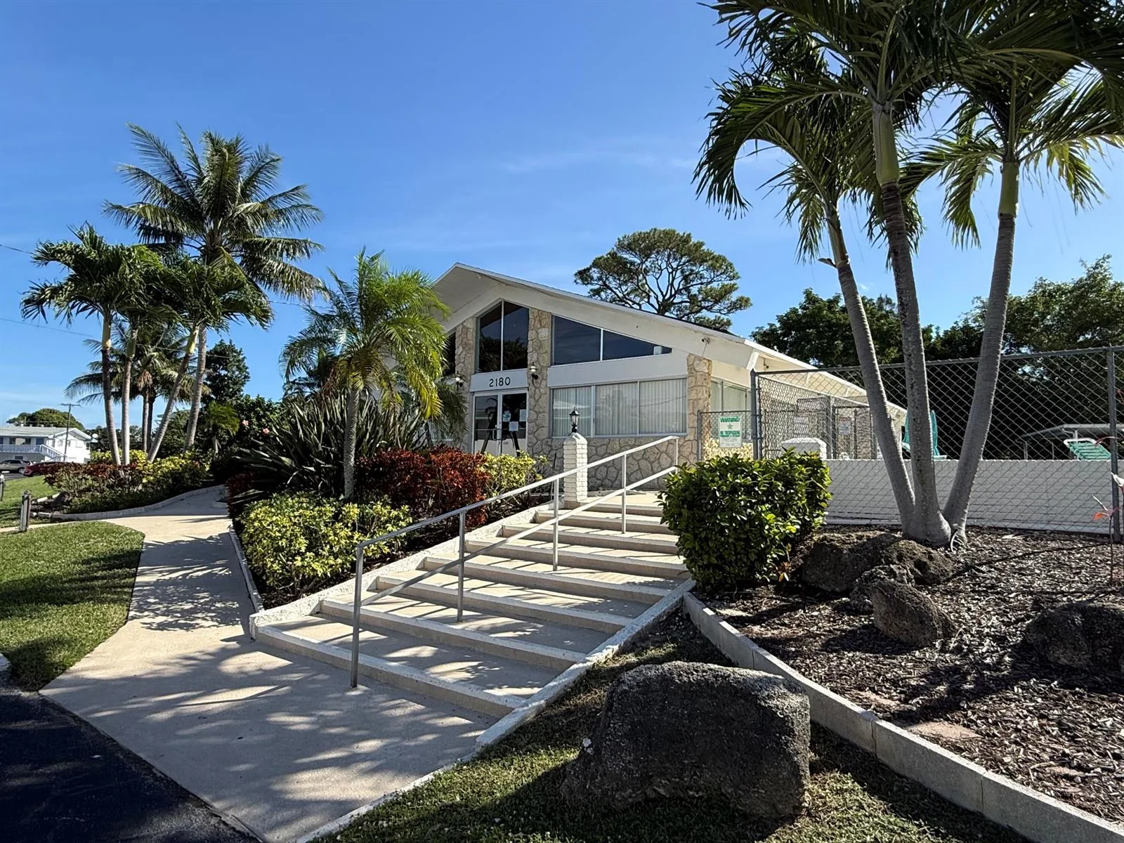 2204 Lake Osborne Drive # 5, FL 33461 photo 12