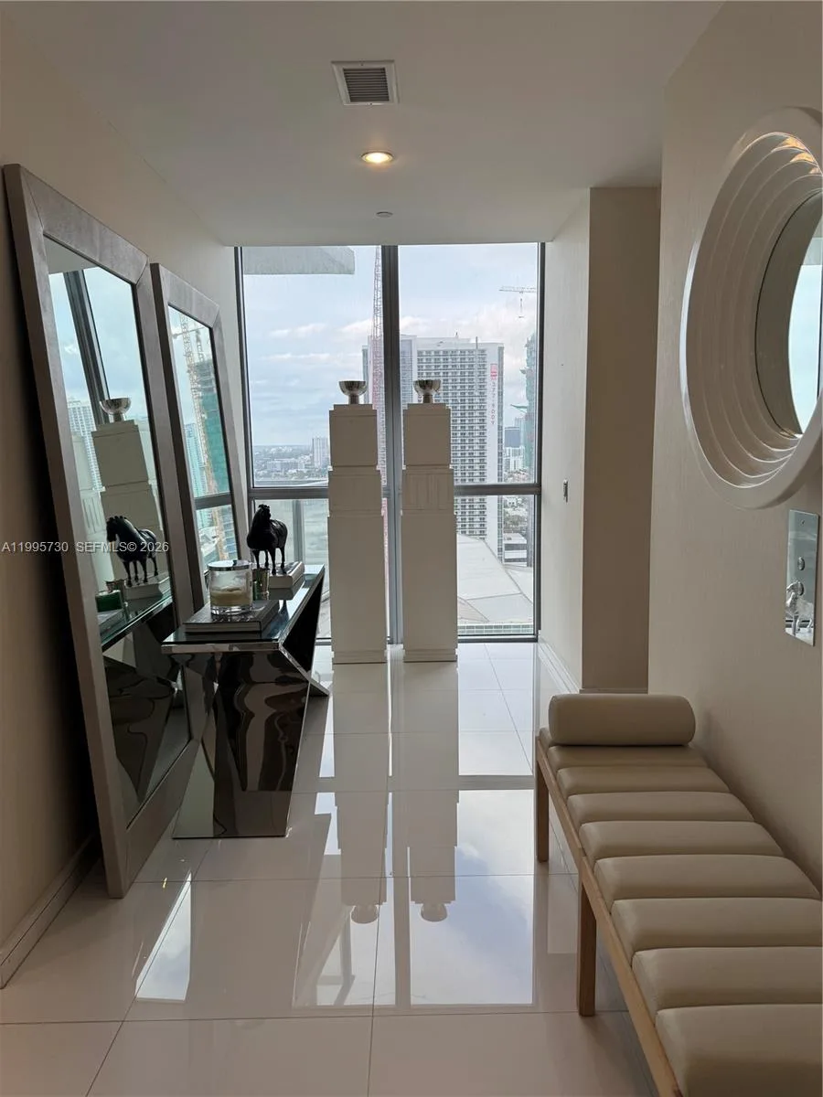 1100 Biscayne Blvd # 2605, Miami, FL 33132 photo 3