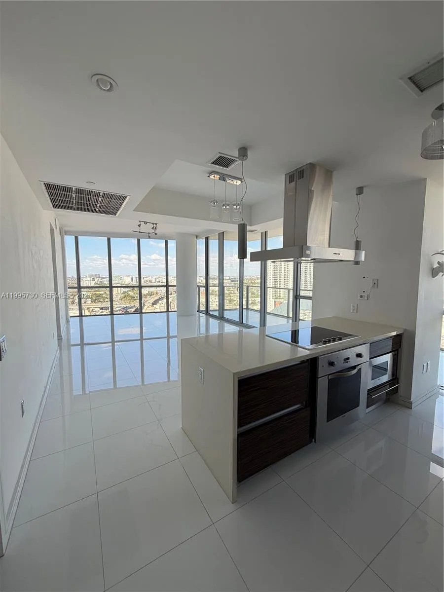 1100 Biscayne Blvd # 2605, Miami, FL 33132 photo 6