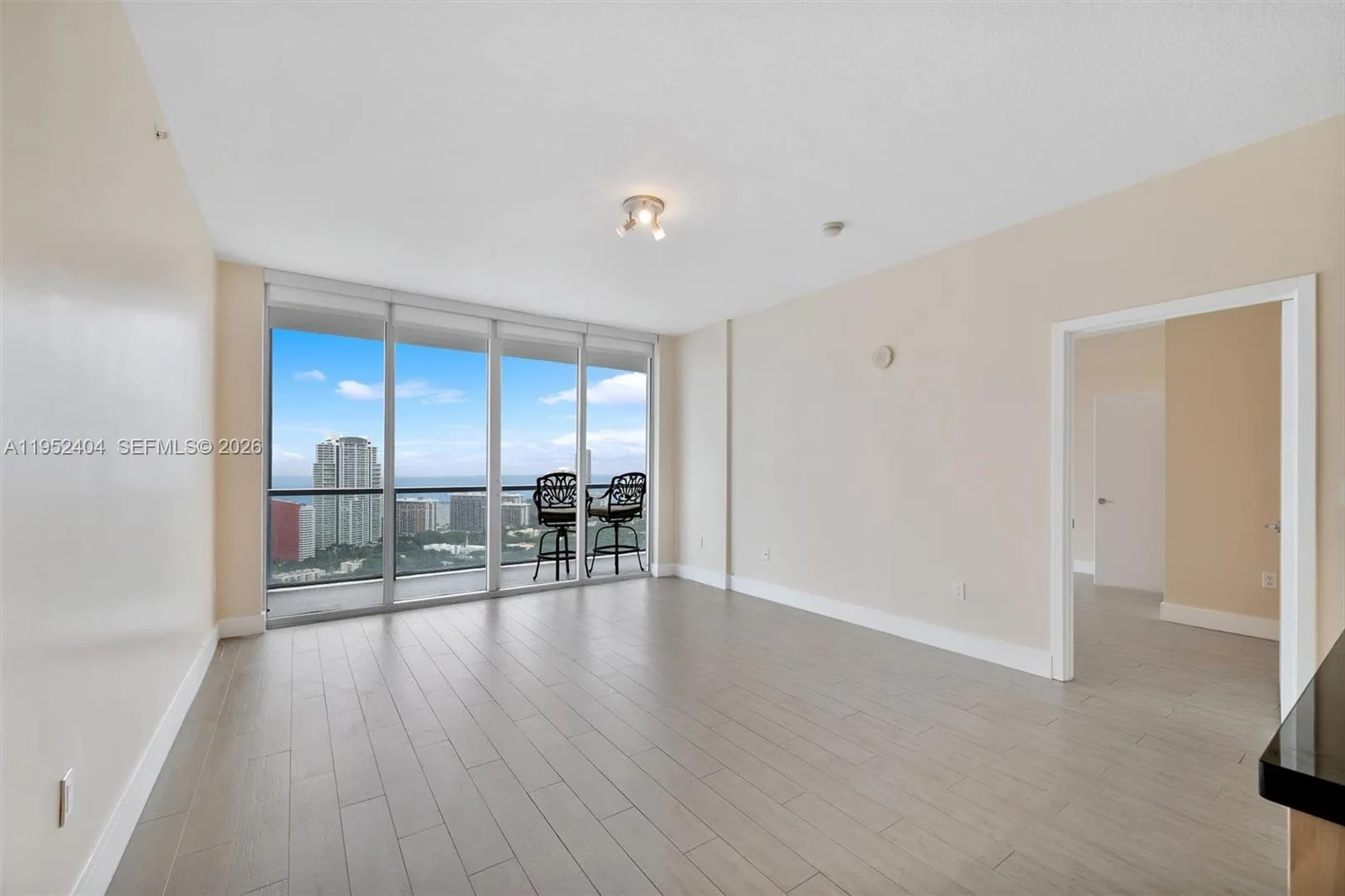 79 SW 12th St # 4004S, Miami, FL 33130 photo 3