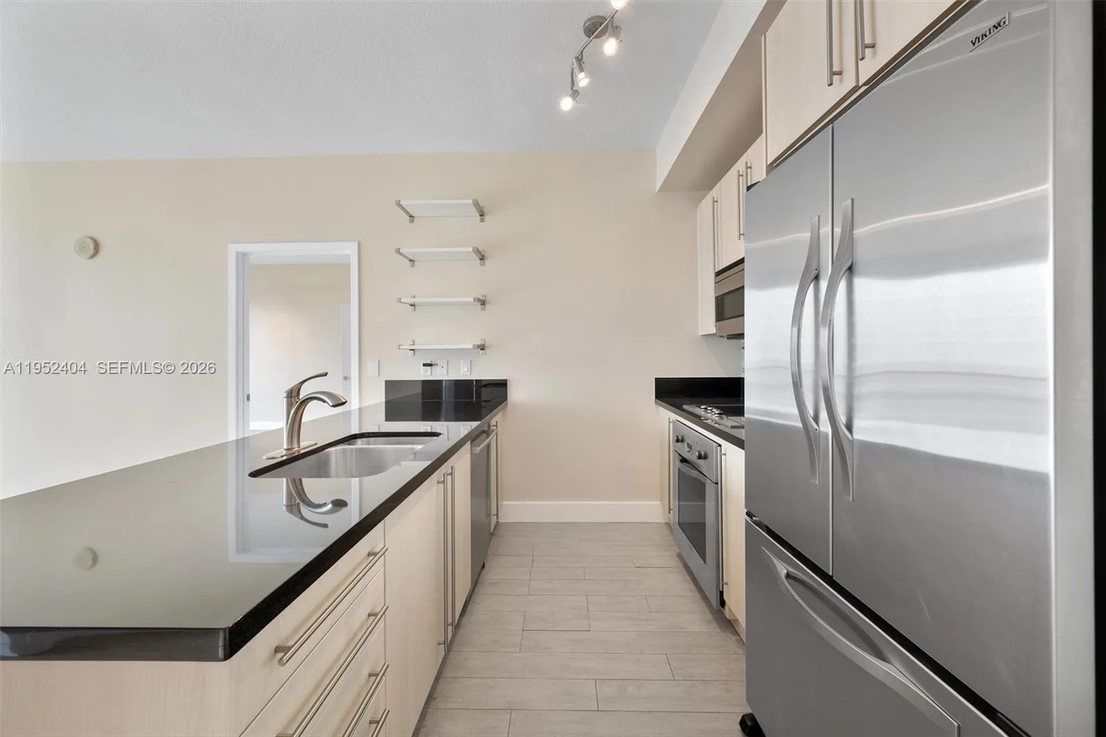 79 SW 12th St # 4004S, Miami, FL 33130 photo 6