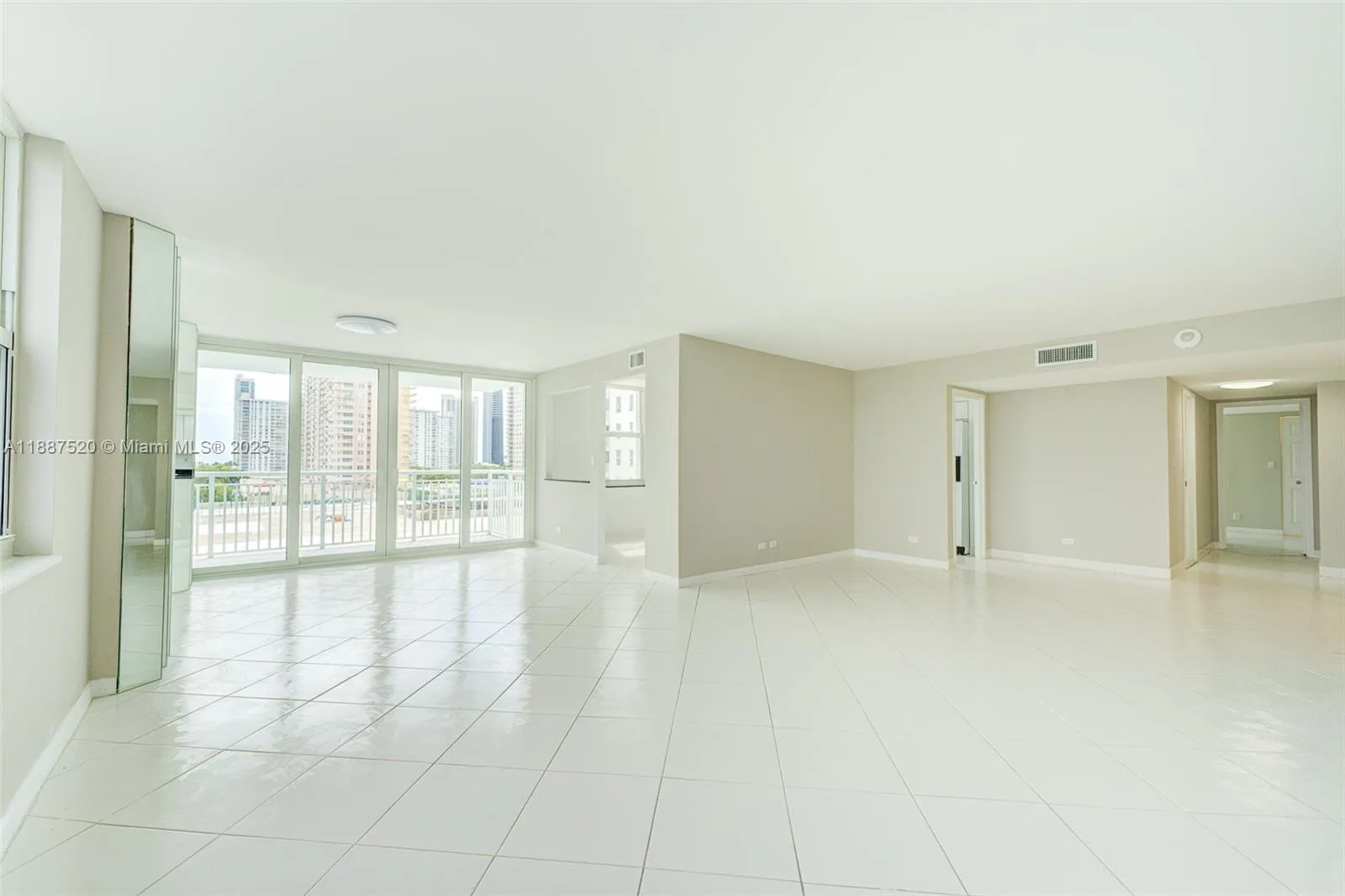 301 174th St # 618, Sunny Isles Beach, FL 33160 photo 10