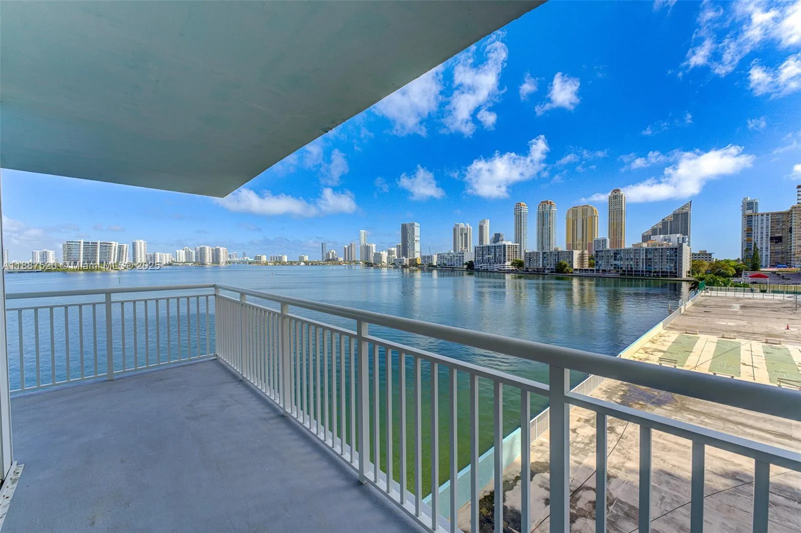 301 174th St # 618, Sunny Isles Beach, FL 33160 photo 5