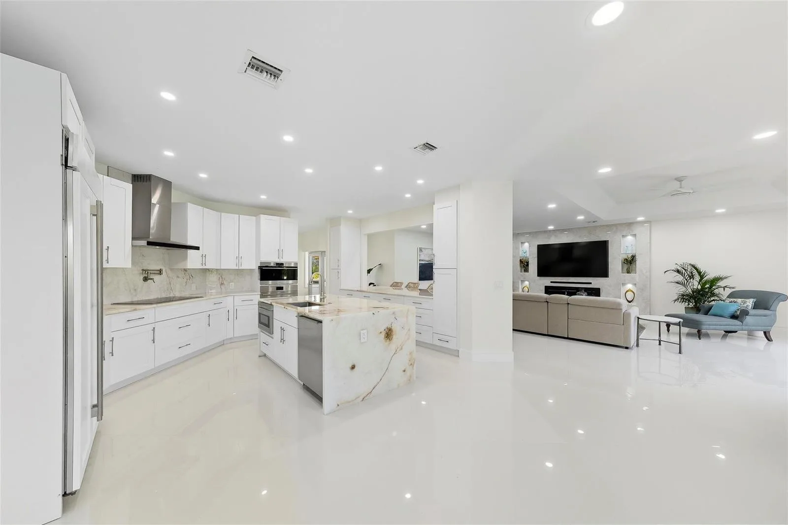 10038 Vestal Place, Coral Springs, FL 33071 photo 2
