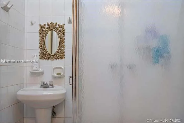 52 E 50th Pl, Hialeah, FL 33013 photo 10