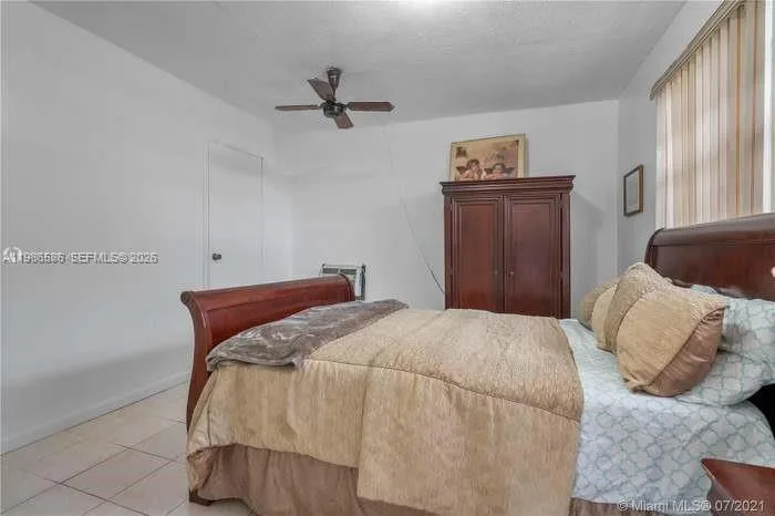 52 E 50th Pl, Hialeah, FL 33013 photo 13