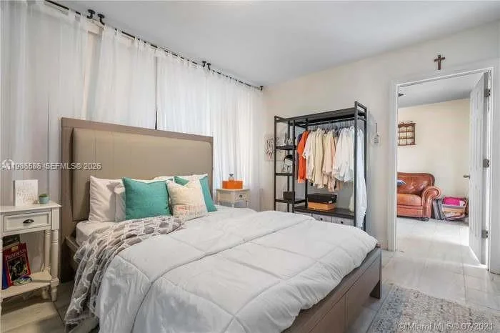 52 E 50th Pl, Hialeah, FL 33013 photo 7