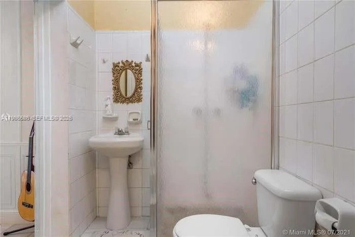 52 E 50th Pl, Hialeah, FL 33013 photo 9