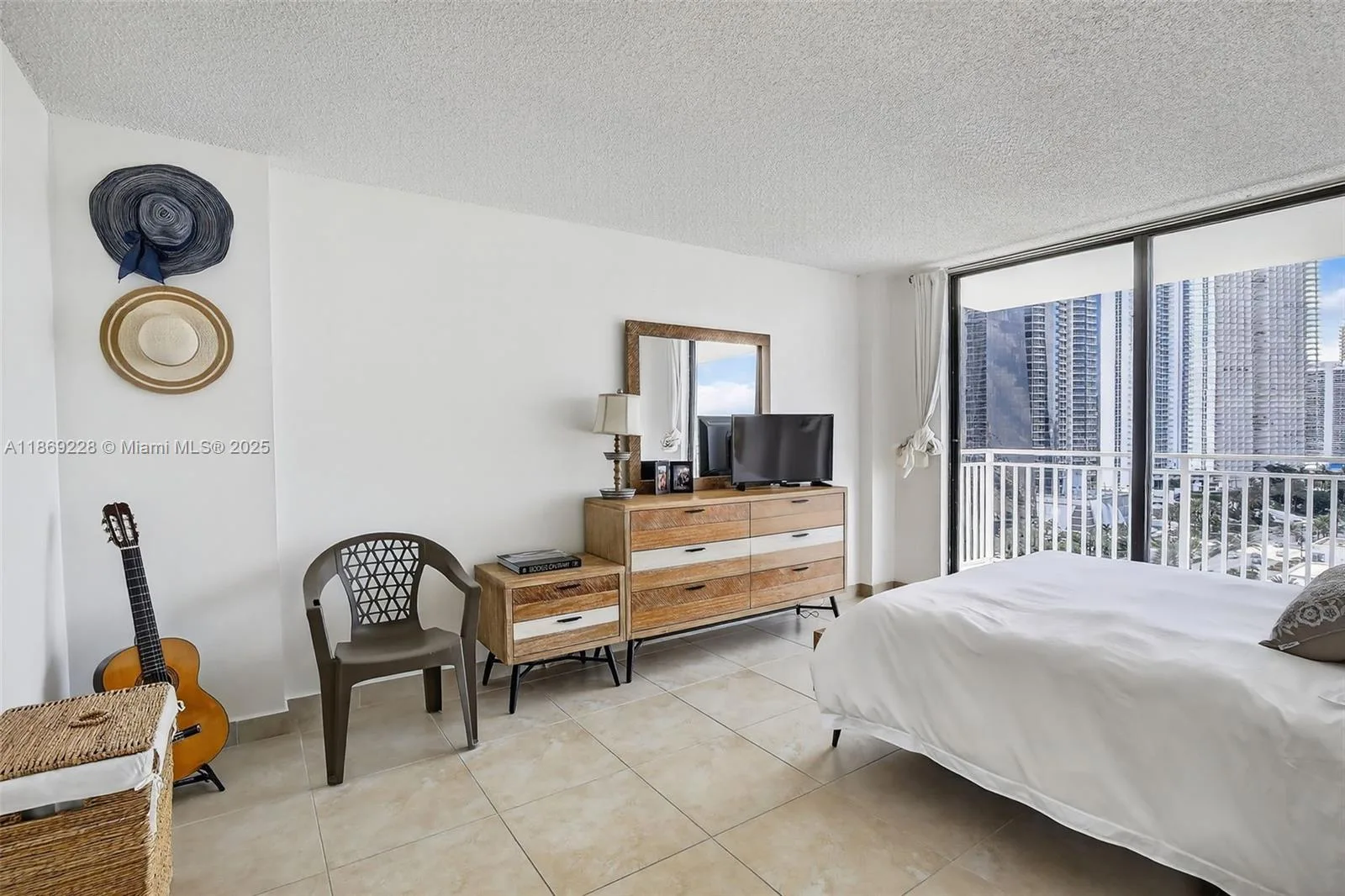 210 174th St # 1703, Sunny Isles Beach, FL 33160 photo 11