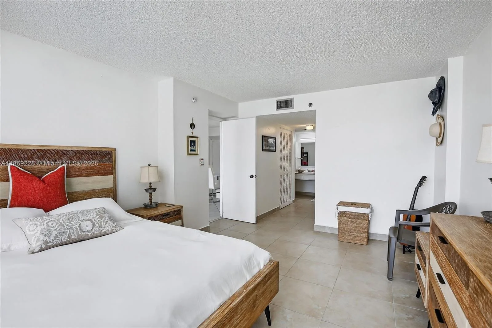210 174th St # 1703, Sunny Isles Beach, FL 33160 photo 13