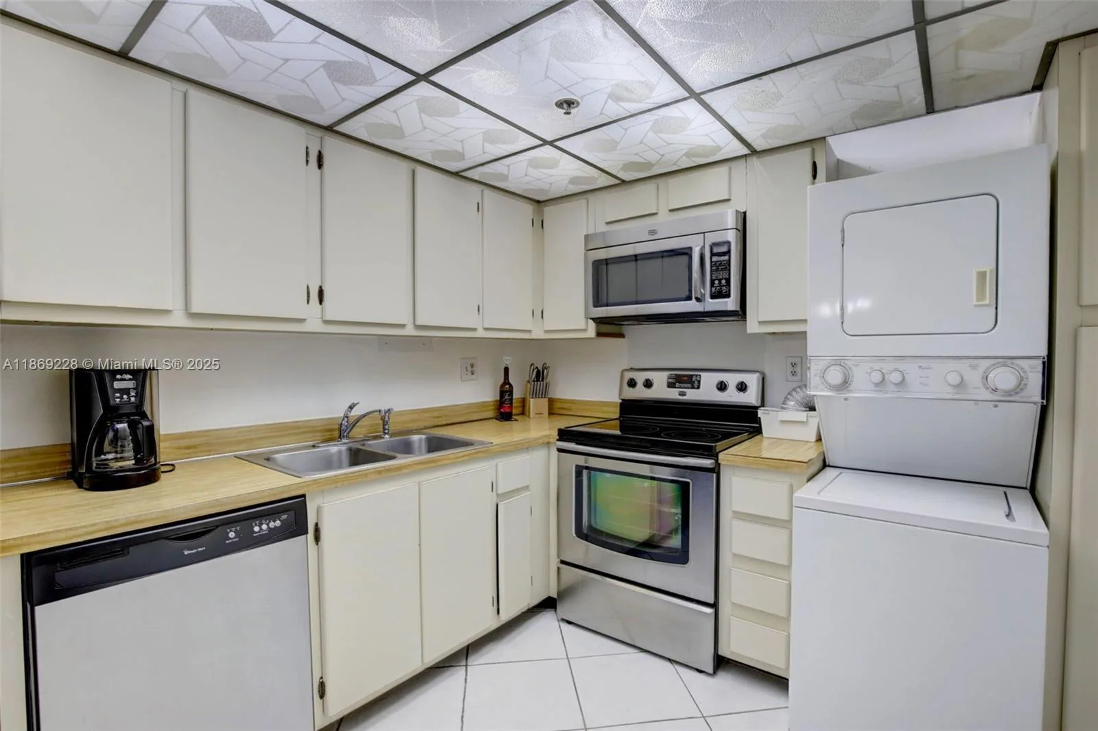 210 174th St # 1703, Sunny Isles Beach, FL 33160 photo 9
